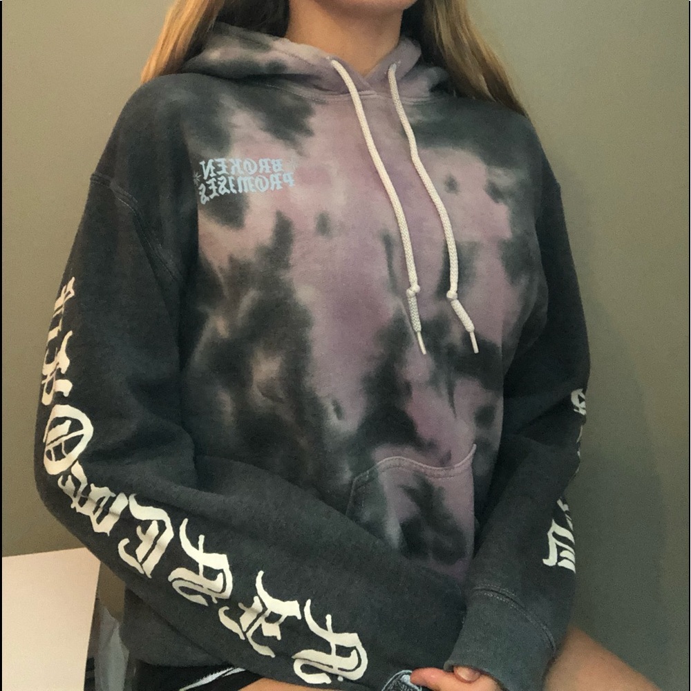 broken promises hoodie⭐️